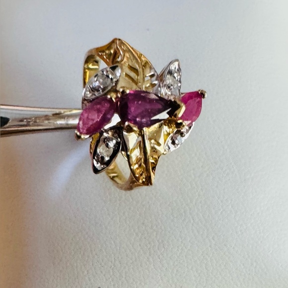 10K Yellow Gold Vintage Inspired Ruby Diamond Flower Leaf Ring Unique size 6.5 - Picture 2 of 10